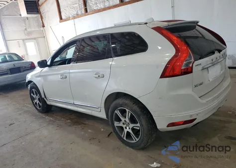 2015 Volvo Xc60 T6 Platinum z USA, uszkodzony, nr VIN YV4902RD5F2622757